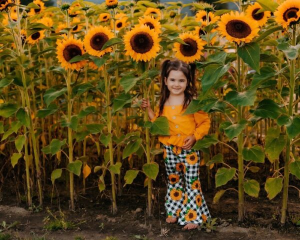Foreign Trade Childrens Clothing WholesaleAutumn New Style Longsleeved Yellow Blouse  Plaid Sun Flower Trousers Girl Suit 3-piece Set - Image 4