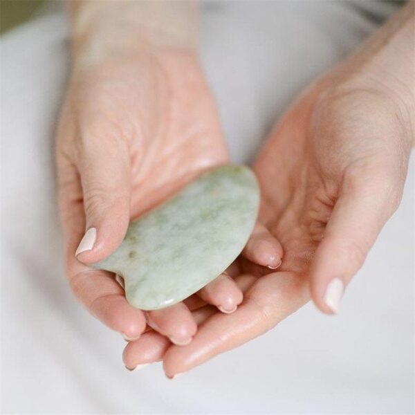 Beauty jade scraping - Image 2