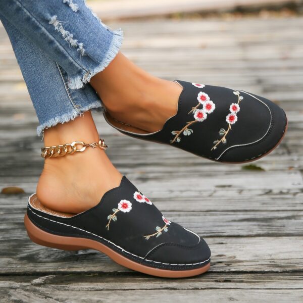 Ethnic Embroidery Women's Closed Toe Sandals - Image 6