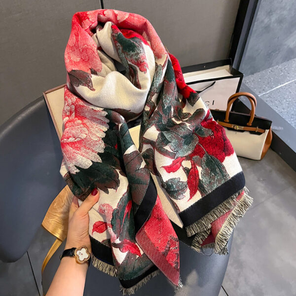 Retro Floral Artificial Cashmere Scarf Women's Thick Warm Scarf - Image 2