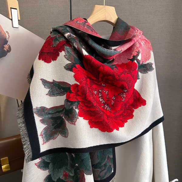 Retro Floral Artificial Cashmere Scarf Women's Thick Warm Scarf - Image 3