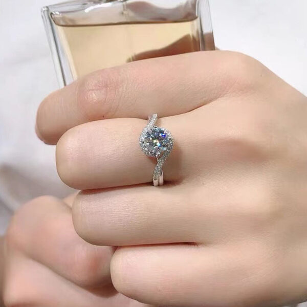 Eight Hearts And Eight Arrows Simulation Moissanite Ring - Image 3