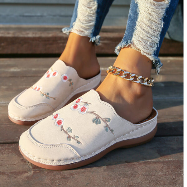 Ethnic Embroidery Women's Closed Toe Sandals - Image 3