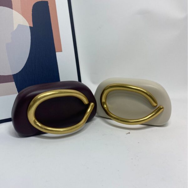 Retro Metal Decorative Clutch Box Bag - Image 2