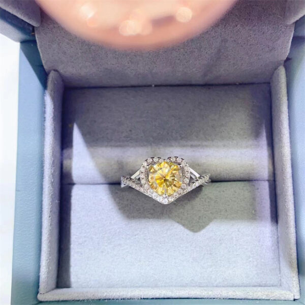 Yellow Moissanite Heart-shaped Color Yellow Diamond Platinum Jewelry Ring - Image 2