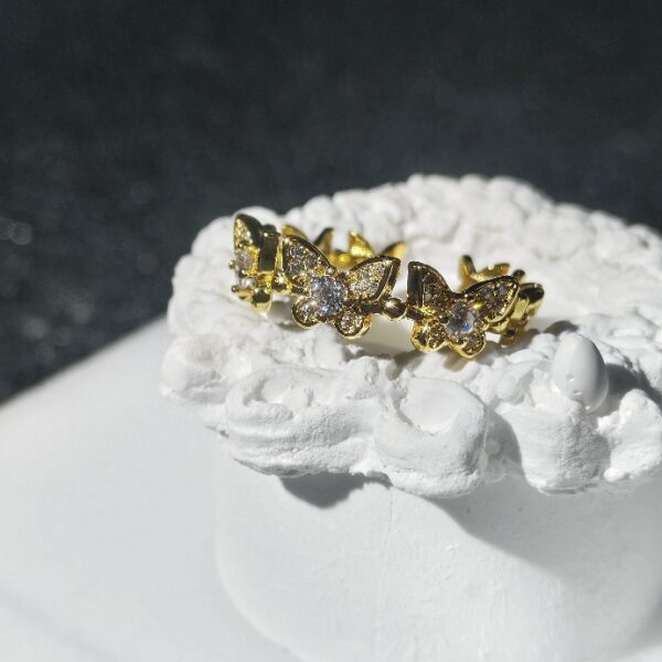 Full Circle Butterfly Light Luxury Temperament Trendy Ring - Image 3