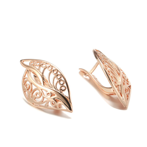Ins Cool Style Simple Hollow Carved Leaves Women's Earrings - Image 6