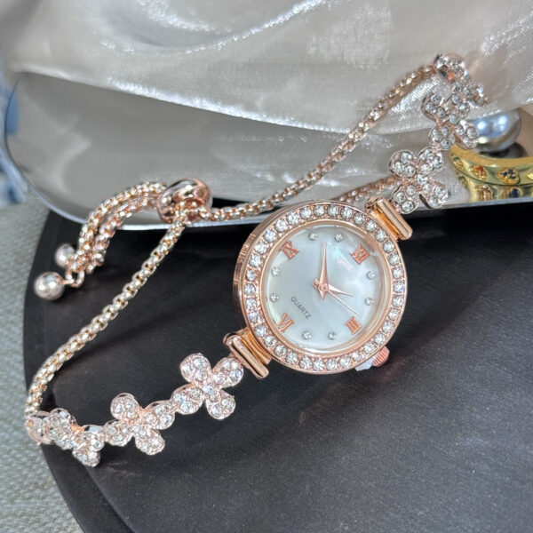 Flower-shaped Diamond-embedded Student Pull-out Bracelet Watch - Image 4
