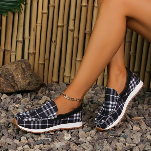 Women's Low-top European And American Slip-on Casual Shoes - Image 3