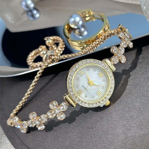 Flower-shaped Diamond-embedded Student Pull-out Bracelet Watch - Image 6