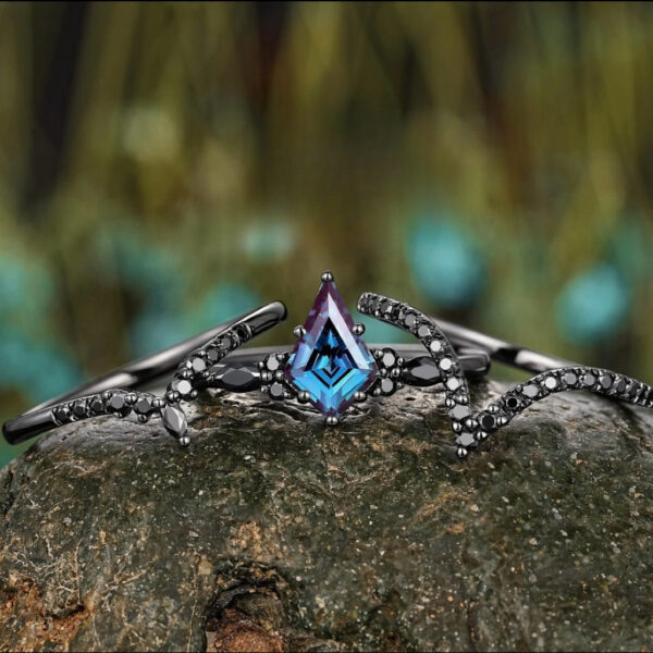 Gun Black Retro Three-piece Women's Ring - Image 2