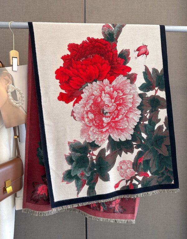 Retro Floral Artificial Cashmere Scarf Women's Thick Warm Scarf - Image 6