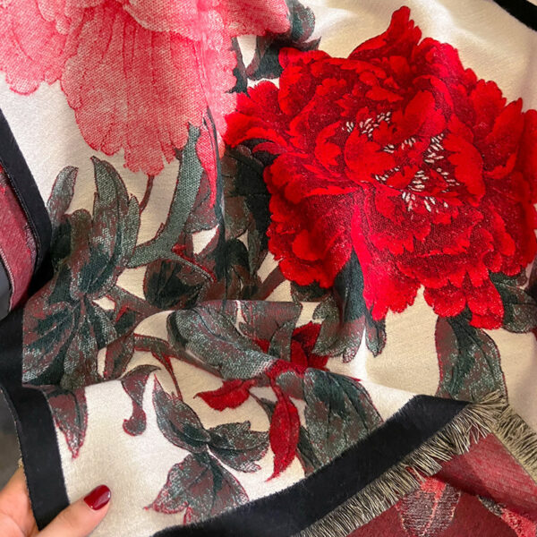Retro Floral Artificial Cashmere Scarf Women's Thick Warm Scarf - Image 5